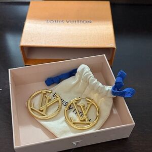Louis Vuitton Elegant Gold earrings